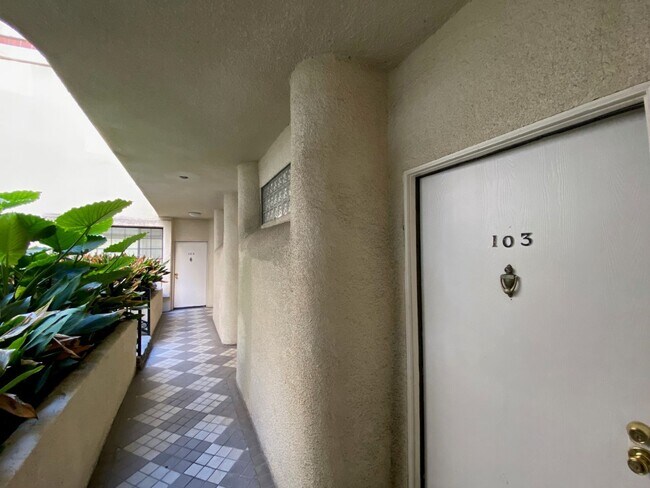 Interior Photo - i3965