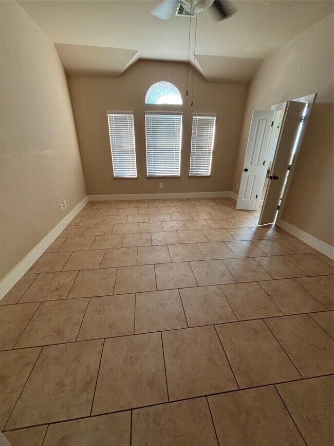 Building Photo - 11702 Eagle Ridge Dr