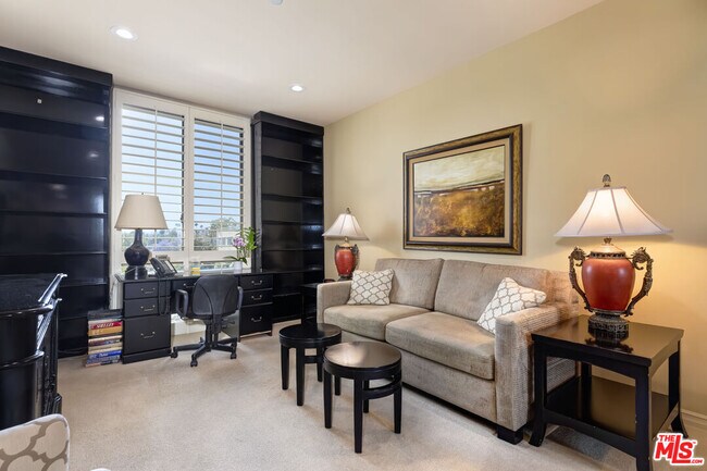 Building Photo - 300 N Swall Dr