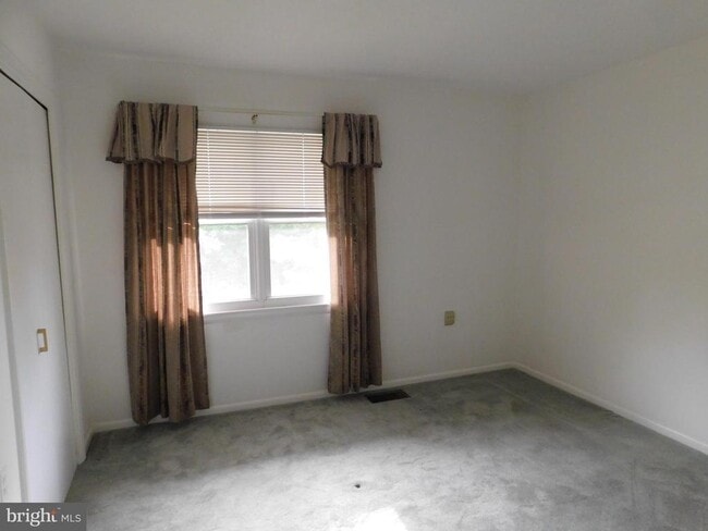 Building Photo - 205 Moore Dr