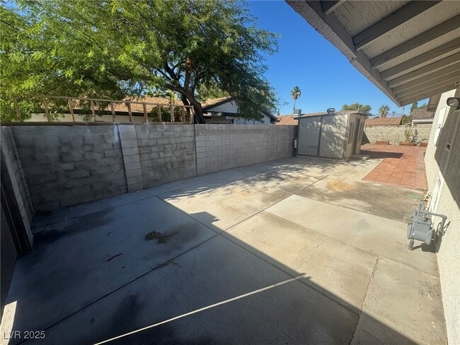 Building Photo - 6224 Miraloma St