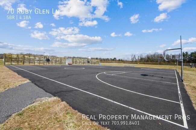Building Photo - 70 Ruby Glen Ln