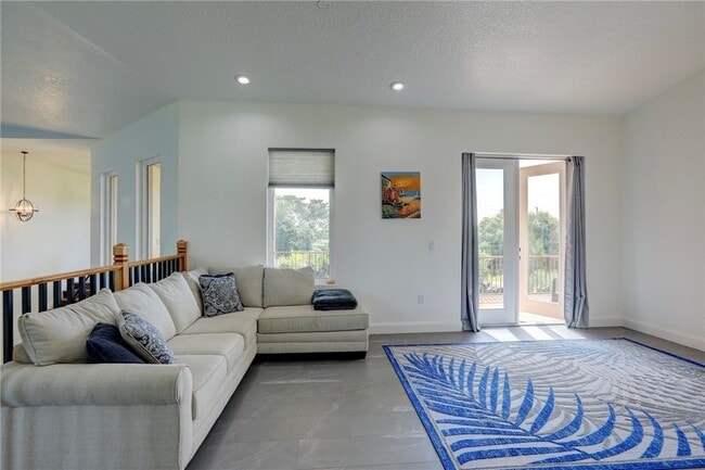 Building Photo - 7785 Grand Oak Cir