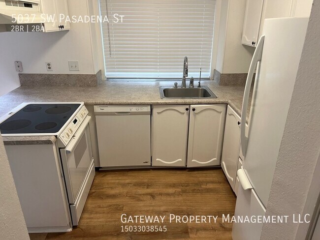 Building Photo - 5037 SW Pasadena St