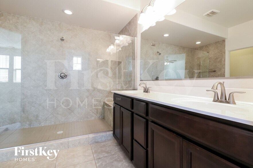 Building Photo - 21280 W Coronado Rd