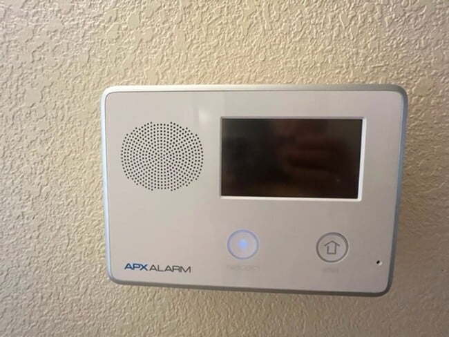 Building Photo - Beautiful home on a large corner lot with RV parking