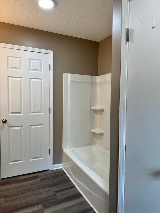 Building Photo - 222 Beechwood Dr