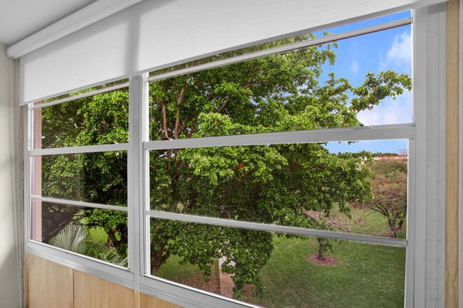 Building Photo - 1605 Abaco Dr
