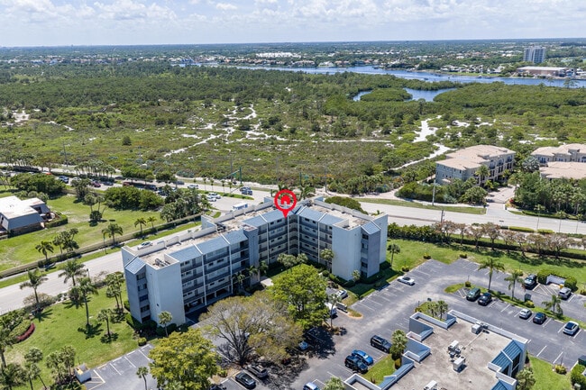 Building Photo - 1605 S US Hwy 1