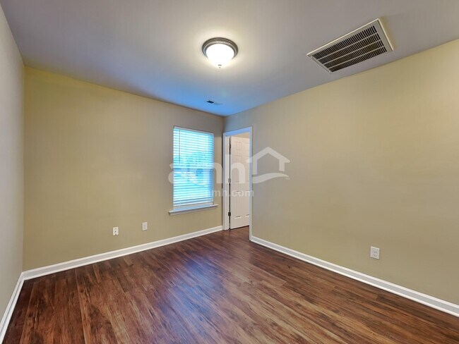 Building Photo - 5137 Brahman Dr