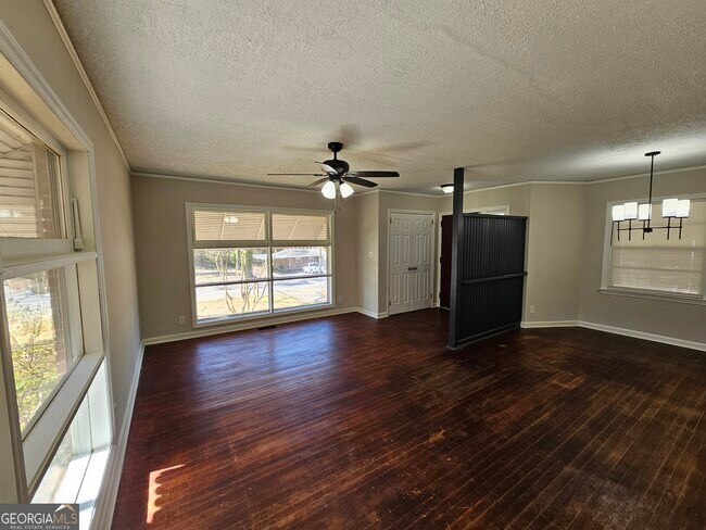 Building Photo - 2654 Plantation Dr