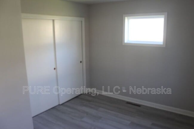 Building Photo - 670 S 69th St