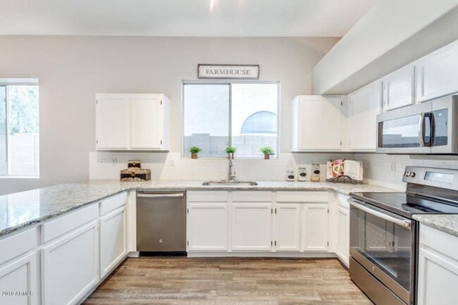 Building Photo - Remodeled 3-bedroom in Chandler