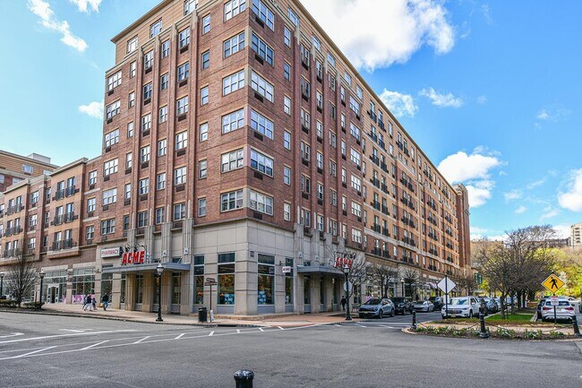 Building Photo - 22 Ave at Port Imperial