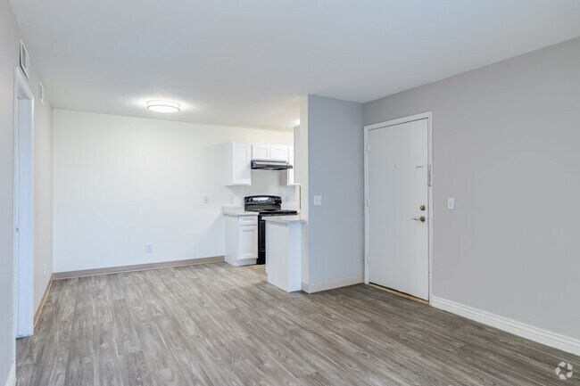 1BR, 1BA - 566SF - Country Gables