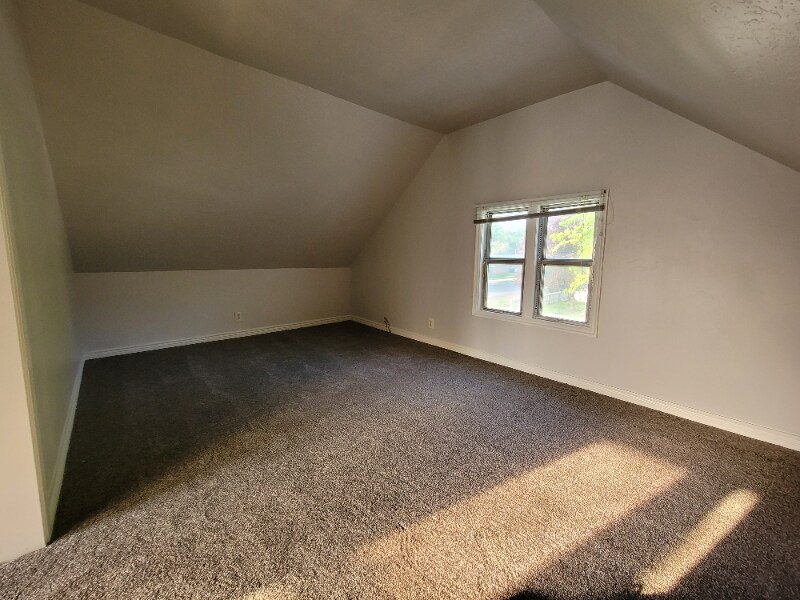 Building Photo - 549 15th St