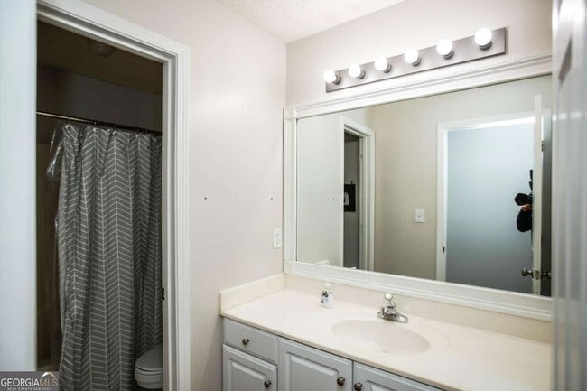 Building Photo - 435 Chandler Ct