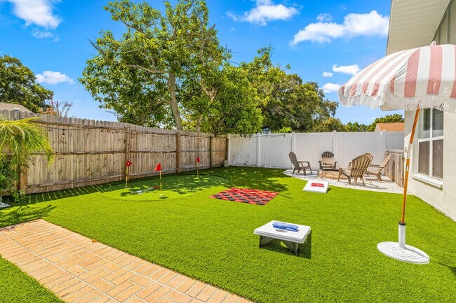 Building Photo - 10703 Del Prado Dr S