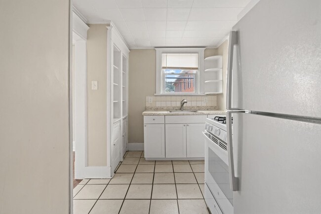 Building Photo - 282 9th St