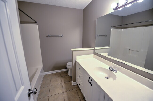 Building Photo - Gorgeous 3 BR, 2 BA , 1 Car Garage Home Of...