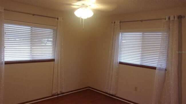 Building Photo - 10015 SW 90th Ct