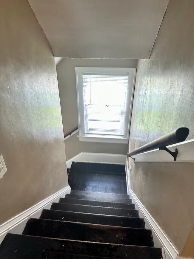 Building Photo - 265 Wildwood Ave