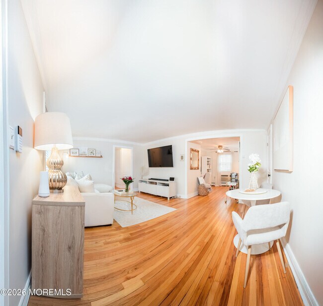 Building Photo - 165 Manor Dr