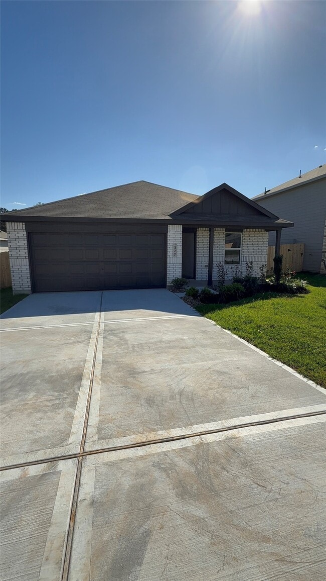 Building Photo - 327 Parkin Ct