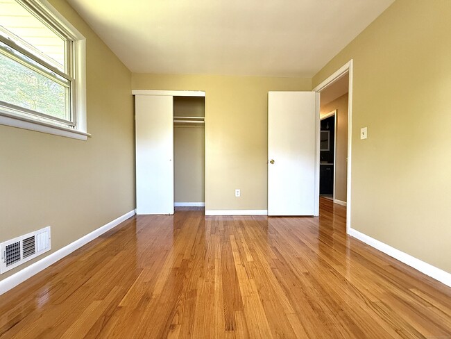 Building Photo - 47 Beechwood Rd