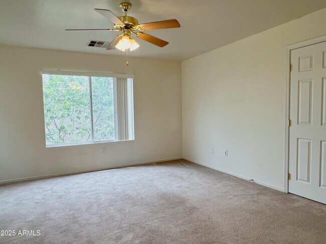 Building Photo - 3041 W Darien Way
