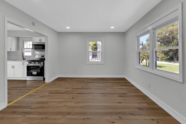 Building Photo - Houston Avenue