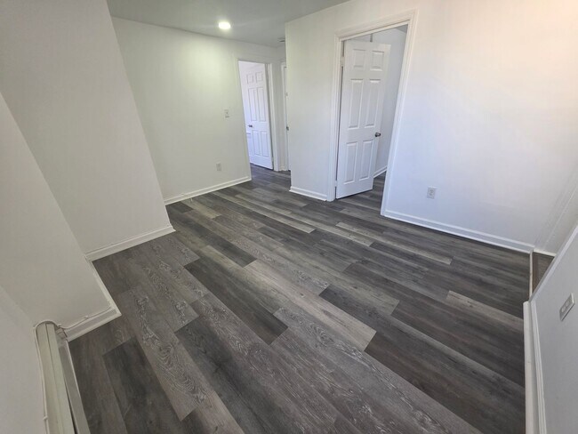 Building Photo - 2 bedroom apartment building - Poughkeepsie