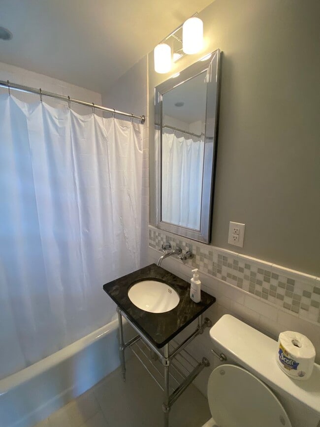 Building Photo - 22 Mt Vernon Ave