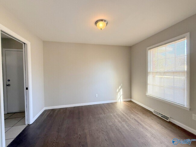 Building Photo - 1729 Laverne Dr NW