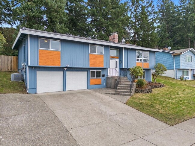 Building Photo - Renovated Tacoma Home with A/C, Huge Den, Bonus Office & Fully Fenced Yard!