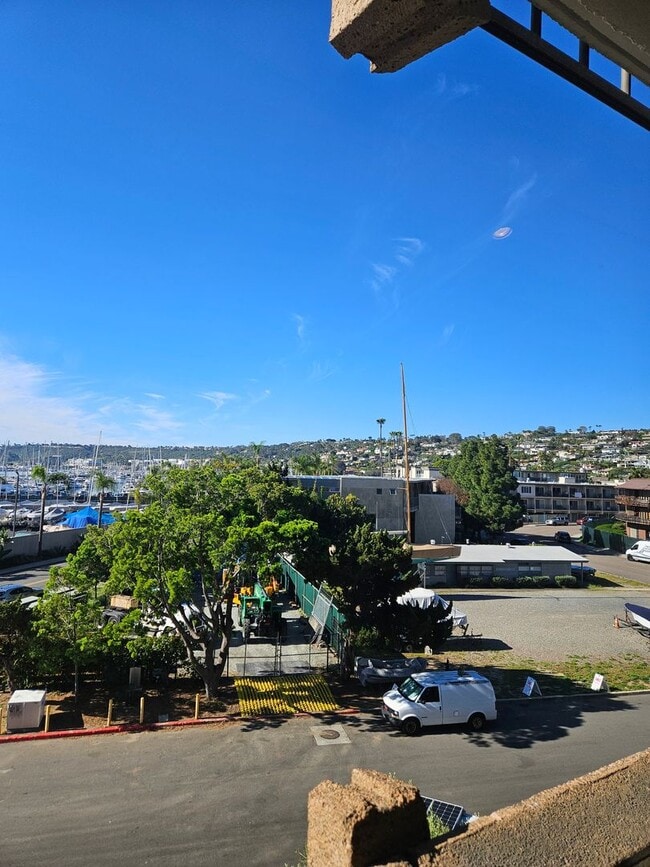 Building Photo - Live at Le Rondelet - Two Bedrooms and Views!