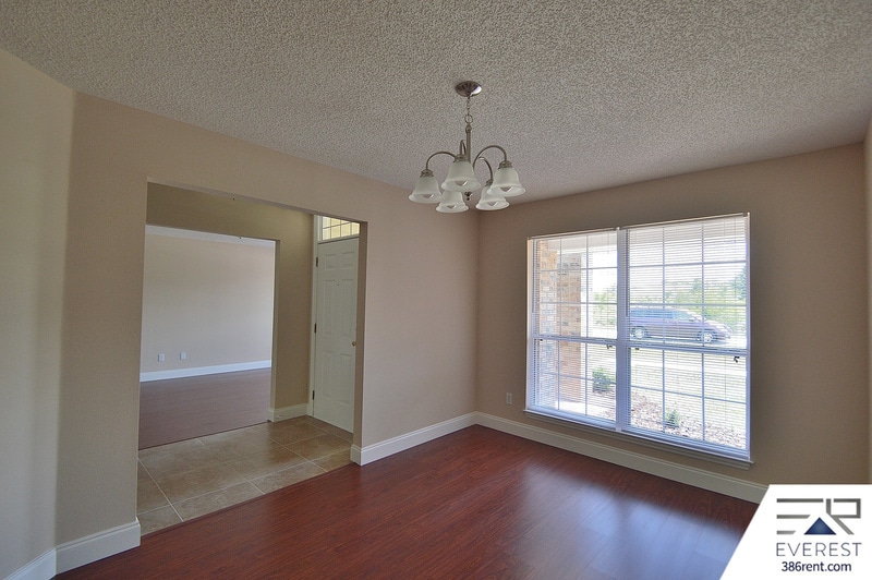 Building Photo - 30 Lancelot Dr