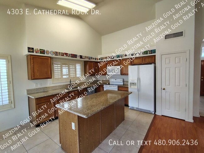 Building Photo - 4303 E Cathedral Rock Dr