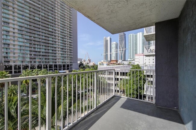 Building Photo - 850 N Miami Ave