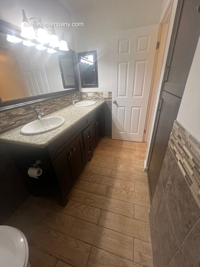Building Photo - Beautiful 2 bedroom Condo