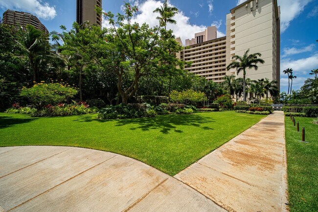 Building Photo - Watermark Waikiki Unit 901 w/ Panoramic Oc...