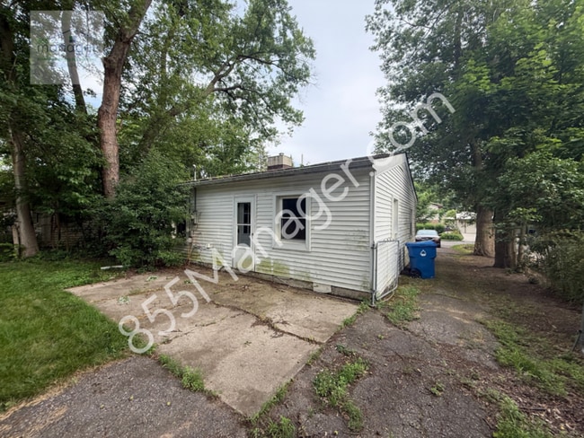 Building Photo - Cozy 2-Bedroom Ranch Near Lakes in Waterford