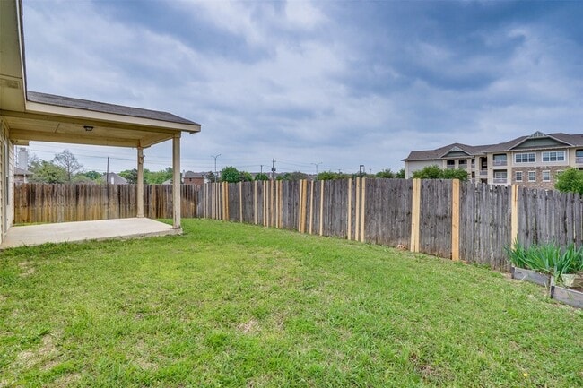 Building Photo - 5148 Senator Dr
