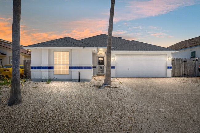 Primary Photo - 15306 Yardarm Ct