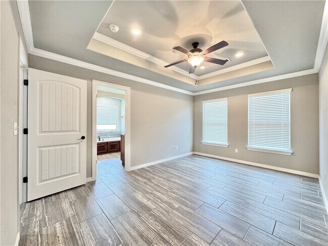 Building Photo - 4687 W Croft Dr