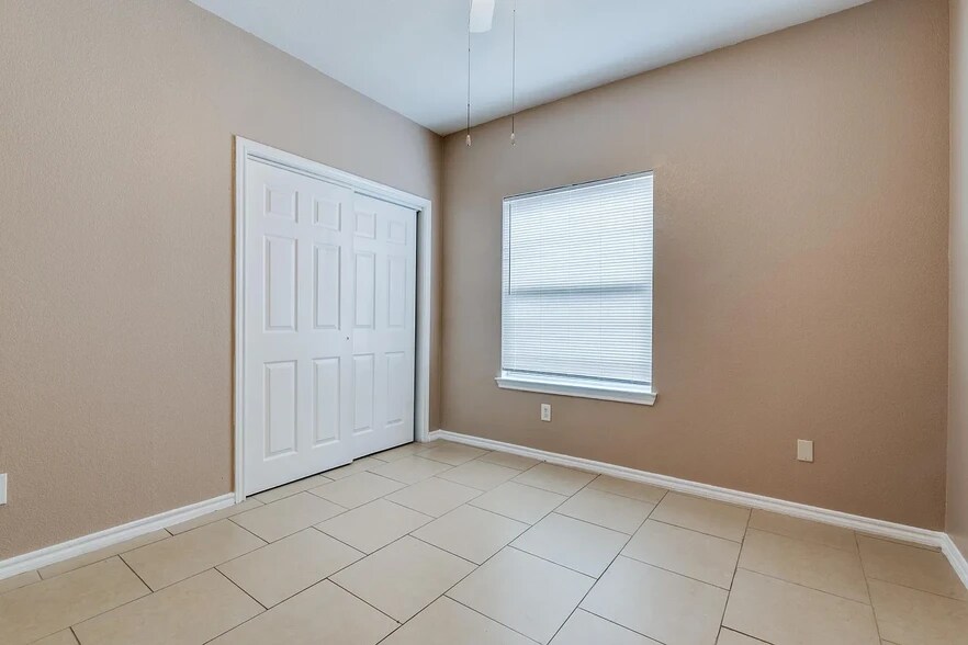 Building Photo - 5915 Lovingham Ct