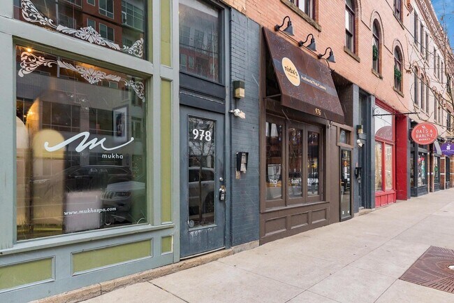 Building Photo - 1145 N High St