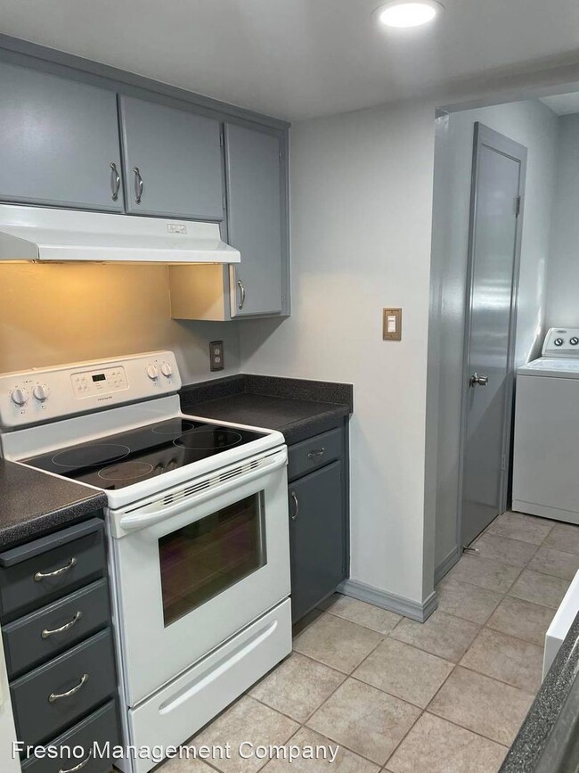 Building Photo - 4909 N Winery Cir