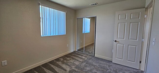 Building Photo - Woodlawn(3839)