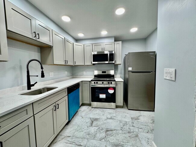 Primary Photo - 201 Belmont St